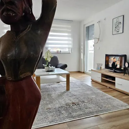 Deny Апартаменты *